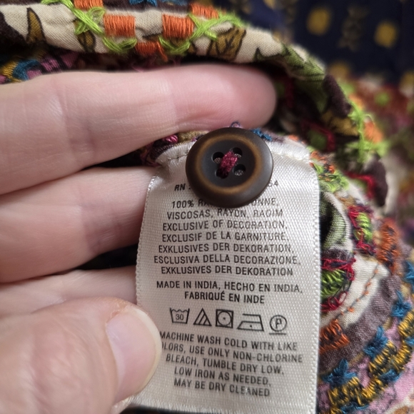 🌟5/25$ANTHROPOLOGY X Holding Horses Short Sleeve Button Back Embroidered Blouse - Picture 5 of 9